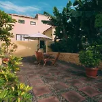 Rural La Casa Amarilla *